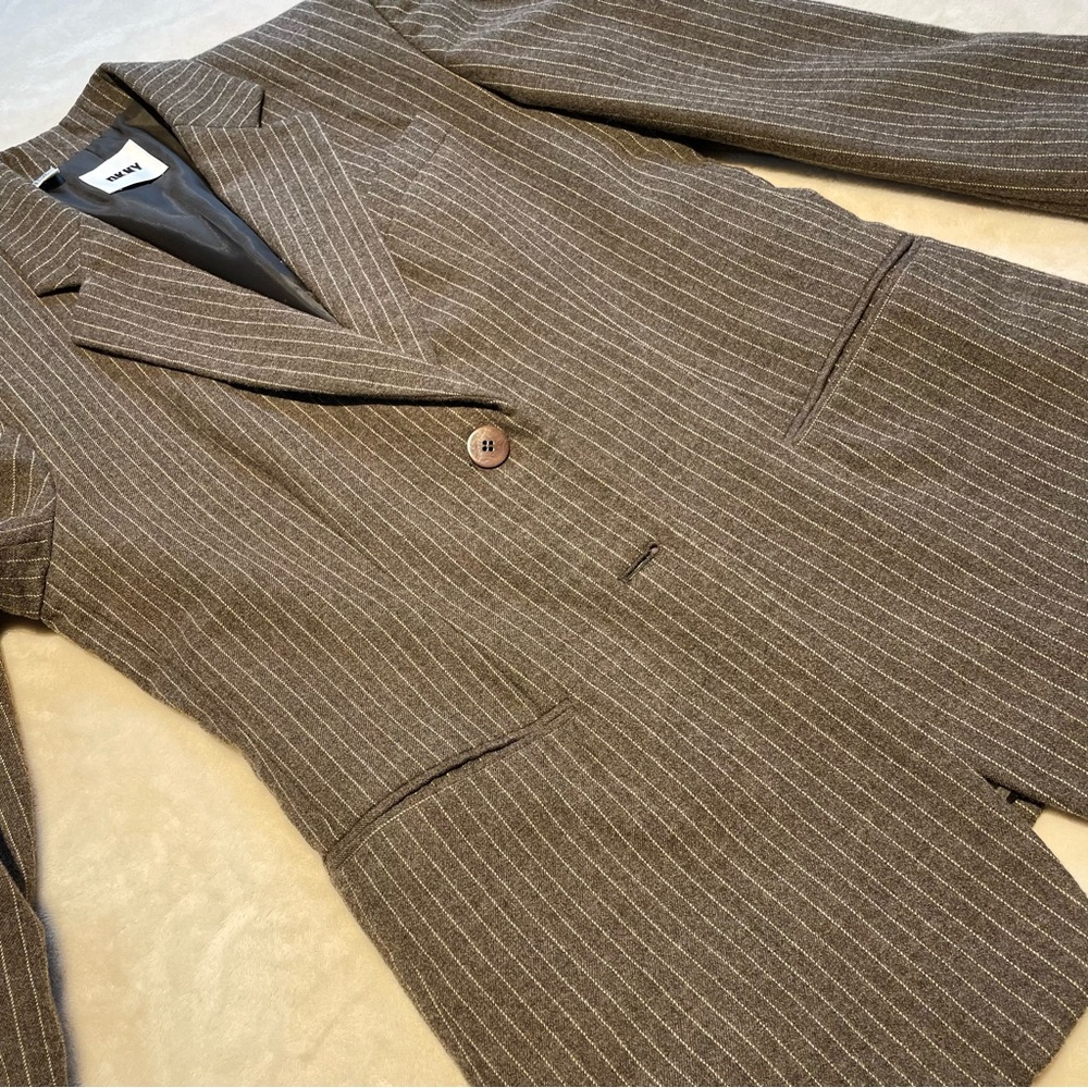 Donna Karan New York brown striped 100% wool blazer size 4.